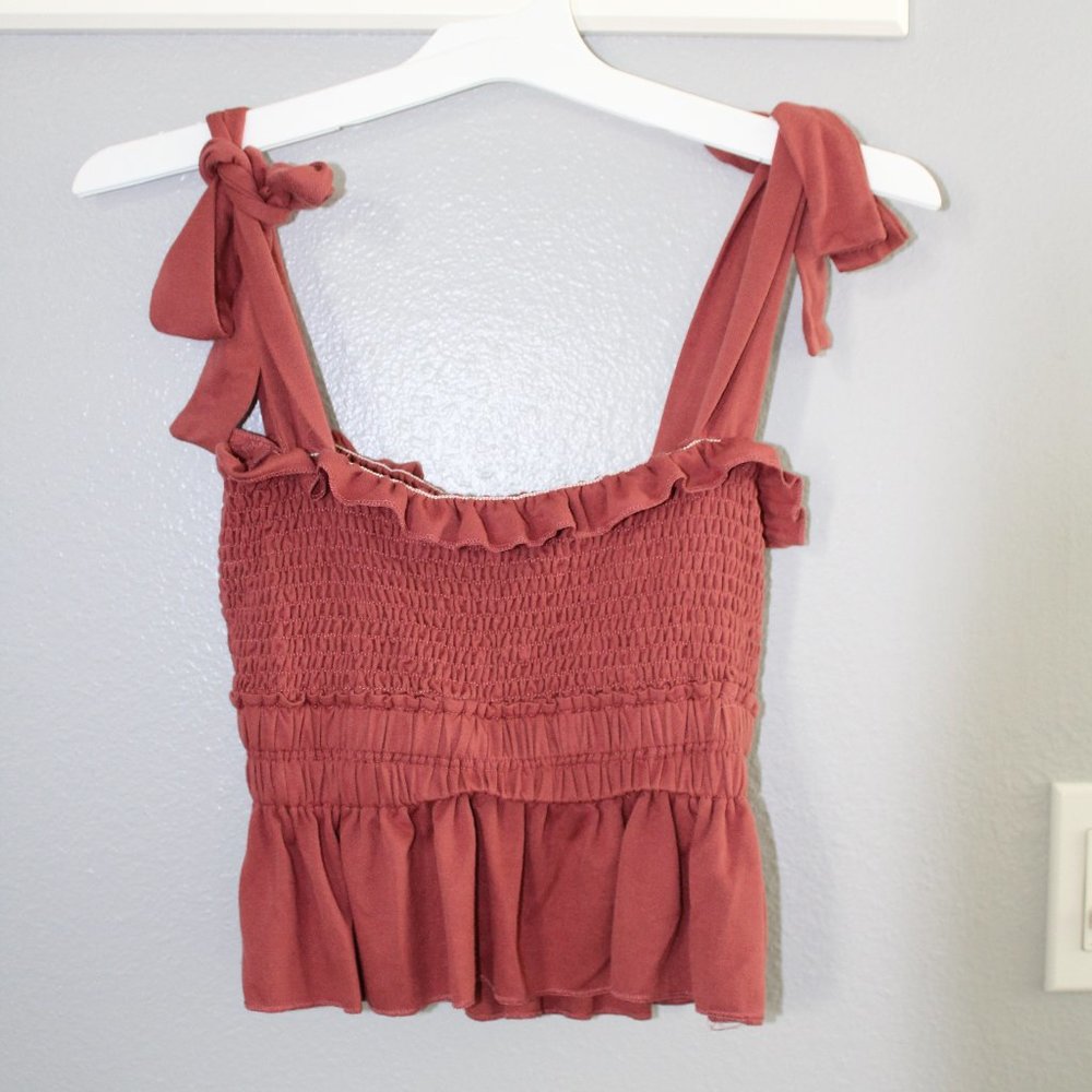 Amaryllis cropped and smocked tank